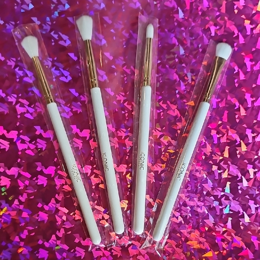 ICONIC London White & Gold Eyeshadow Brush Set - 4 Brushes